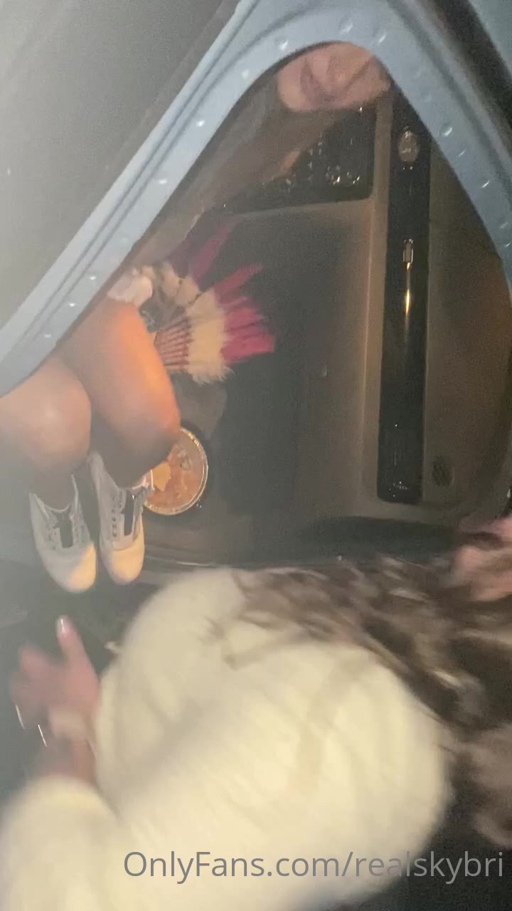 61 Skye Bri sexvideo