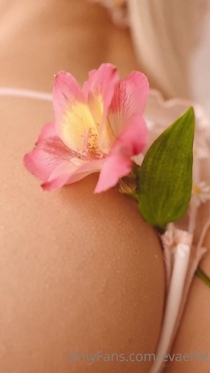 15 Eva Elfie leaked onlyfans video