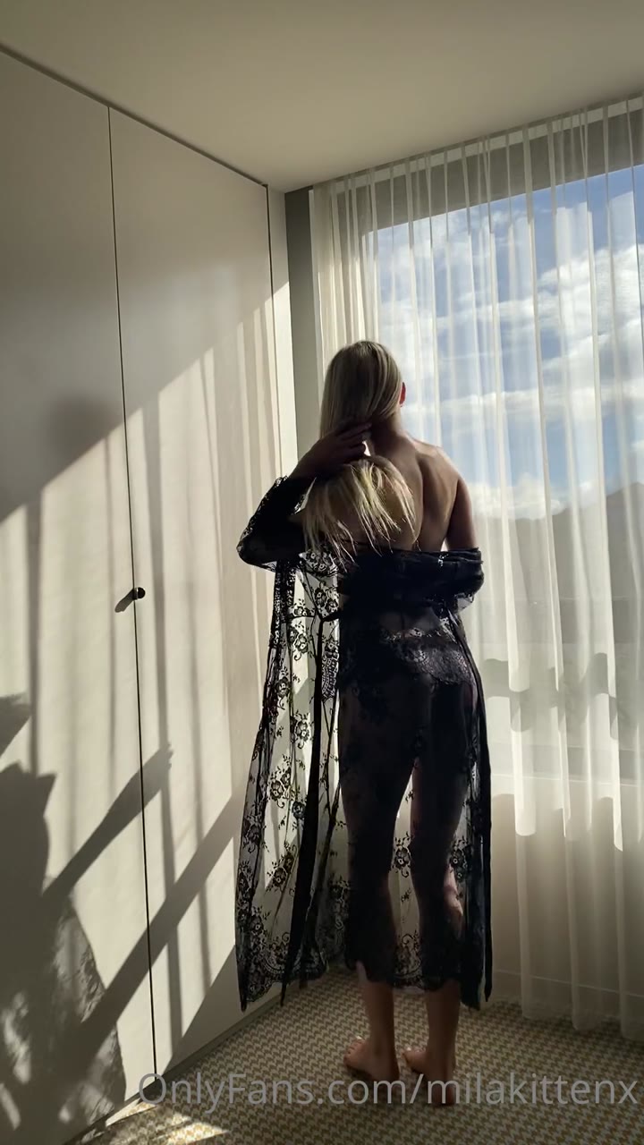 Petite Blonde Mila Sobolov’s Hottest Onlyfans BG Drop