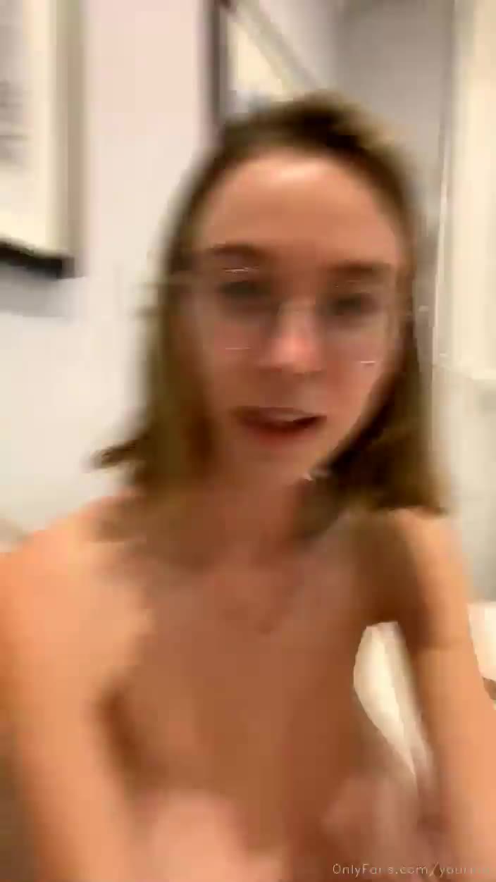 32 Yourina Onlyfans leaked