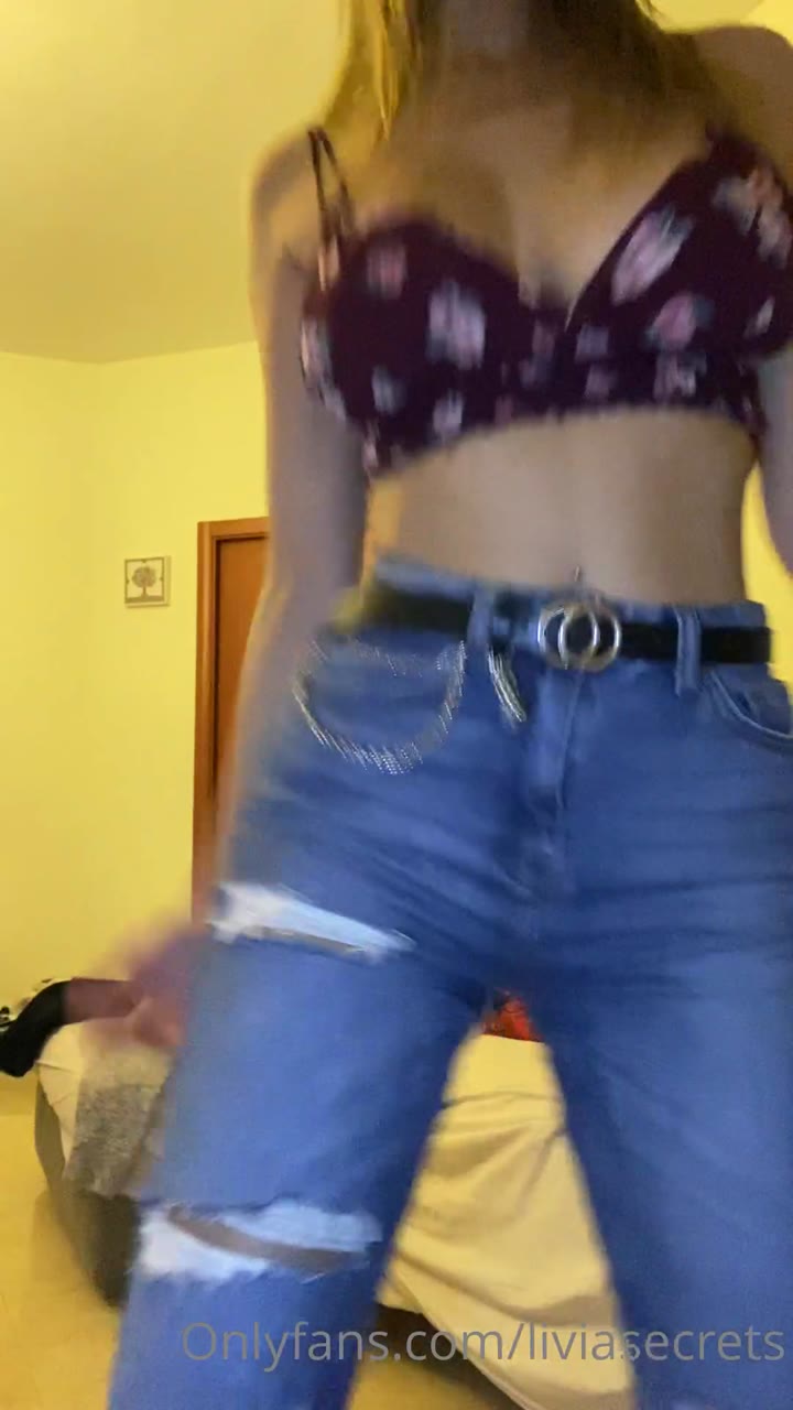 46 Queenlivia onlyfans nudes