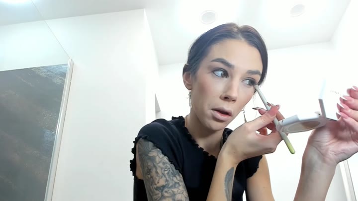 524 Hotfallingdevil nude camshow