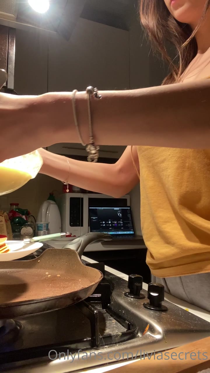 30 Queenlivia leaked nudes