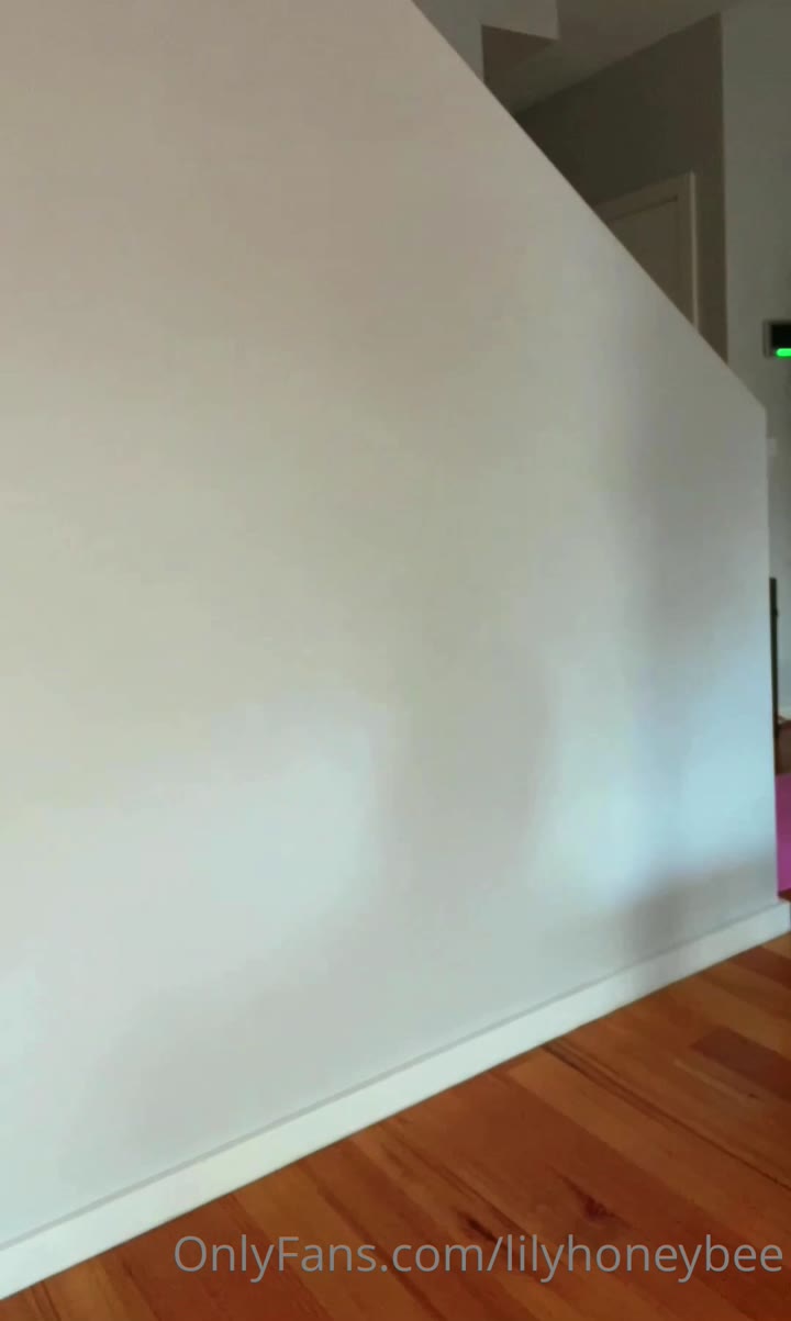 34 Lilyhoneybee leaked onlyfans video