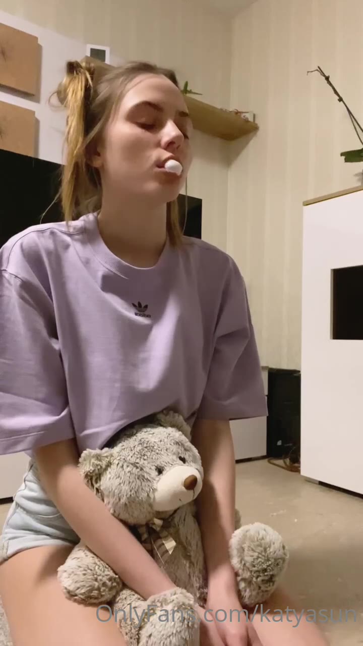 18 KatyaSun onlyfans leaked nude video