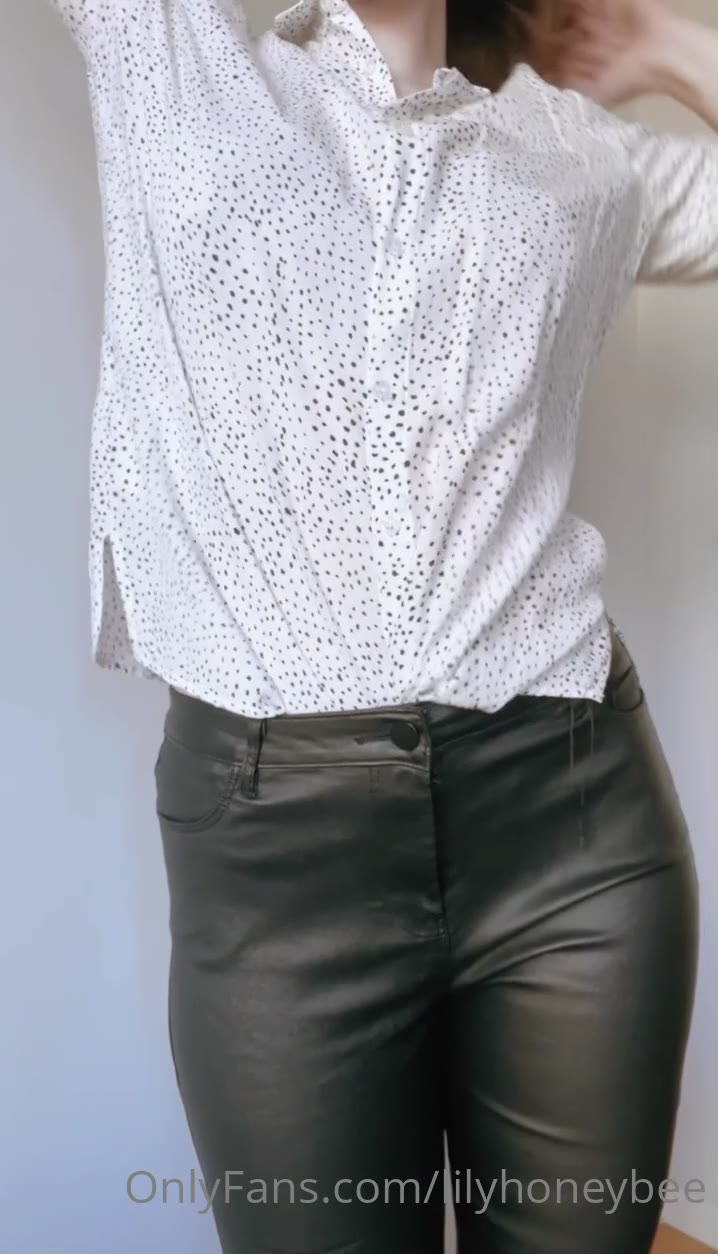 40 Lilyhoneybee leaked onlyfans video