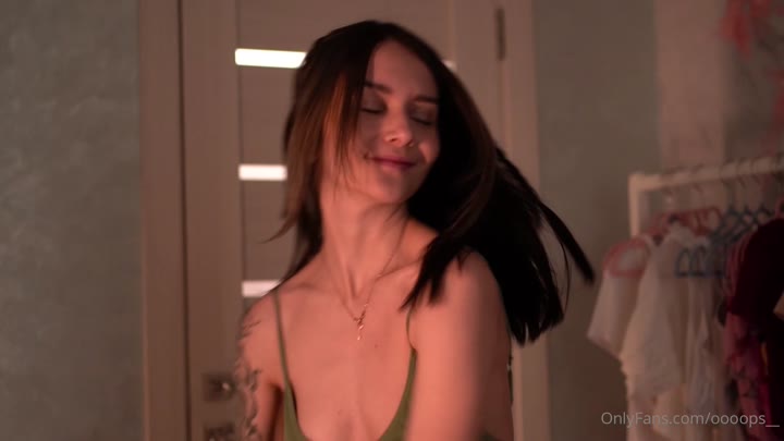 171 oooops_ leaked nude video