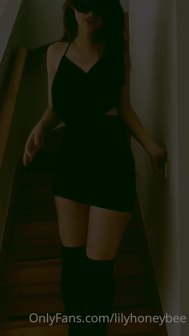 14 Lilyhoneybee leaked onlyfans video