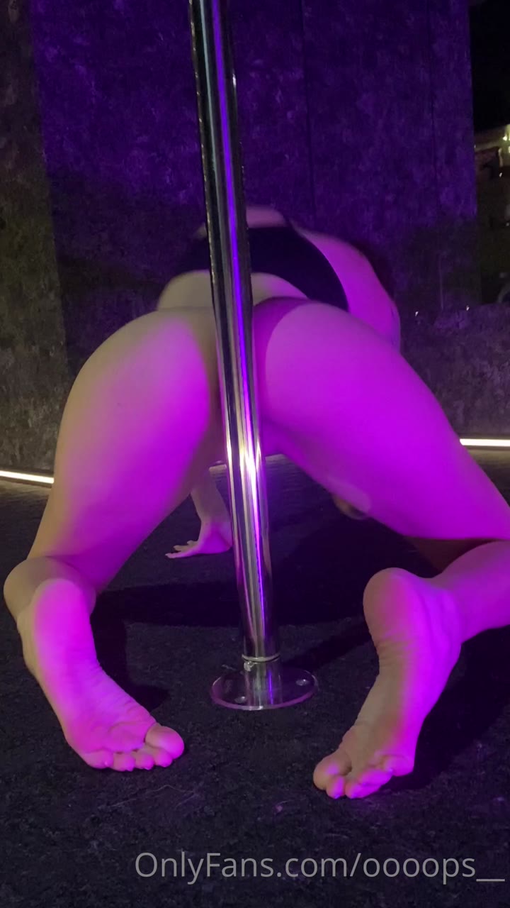 225 oooops_ leaked nude video