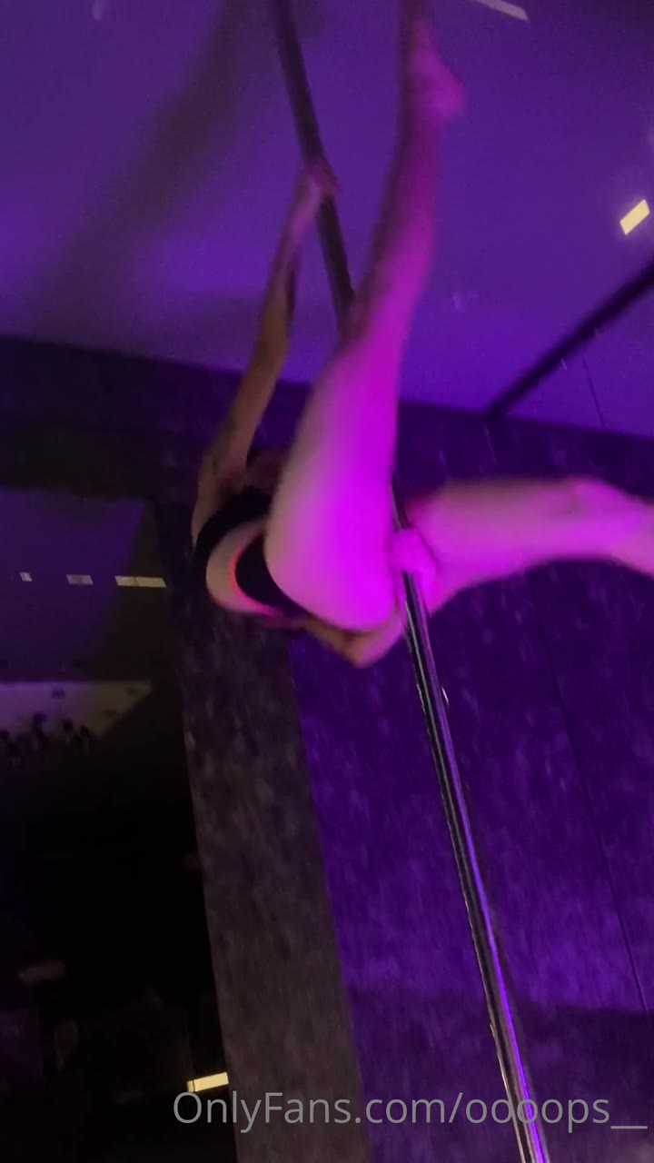 222 oooops_ leaked nude video