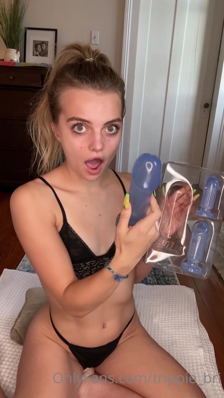 trippie bri 2 vaginas