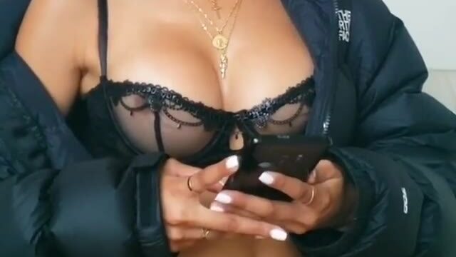 71 Chanel Uzi leaked nude onlyfans video