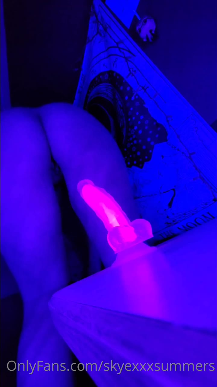 skyexxxsummers fucked