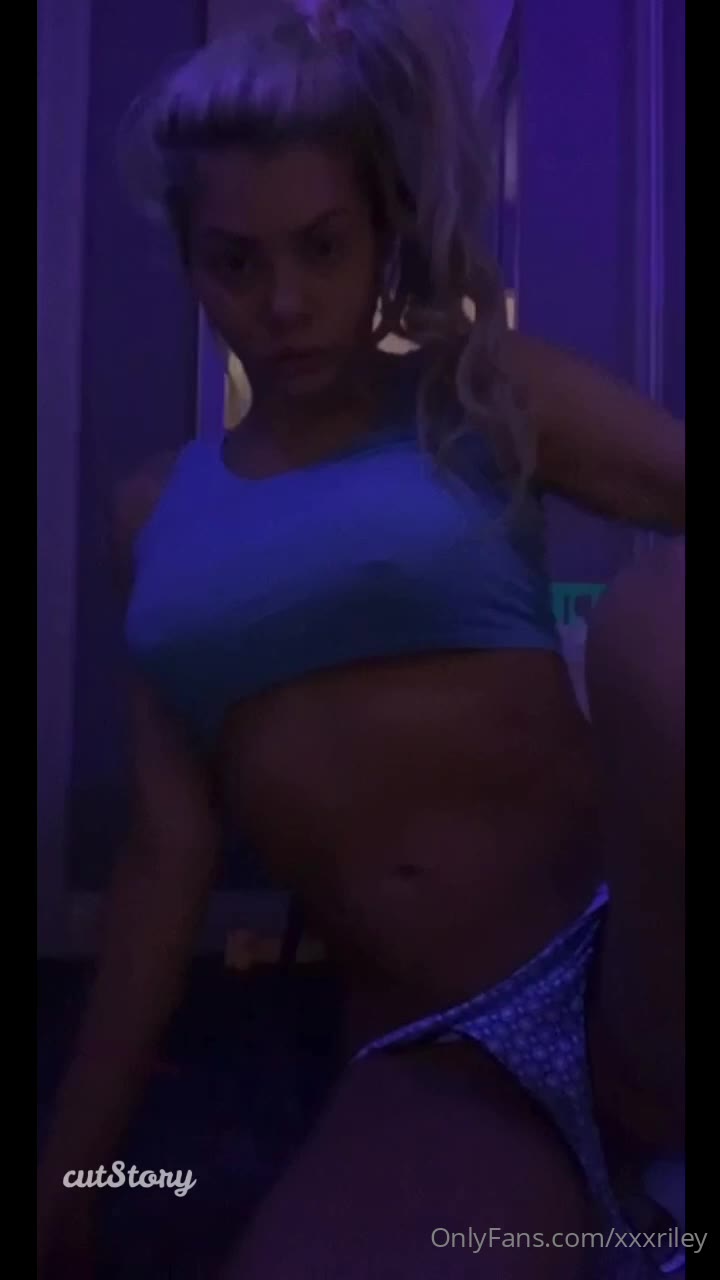 porno RileySteele camgirl video full