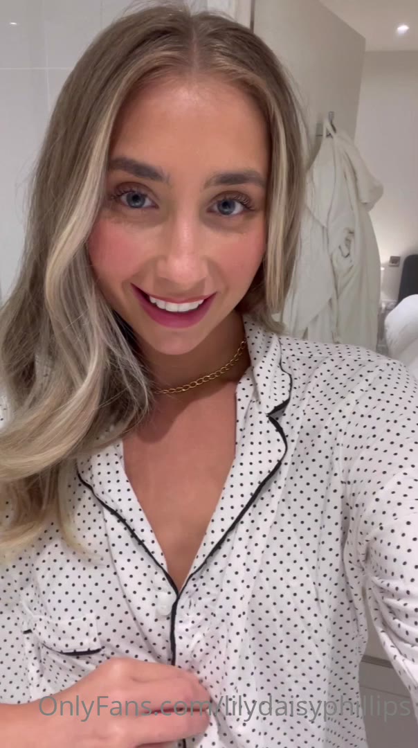 18 Lily Phillips leaked onlyfans porn