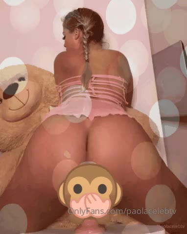 PaolaCeleb nude boobs