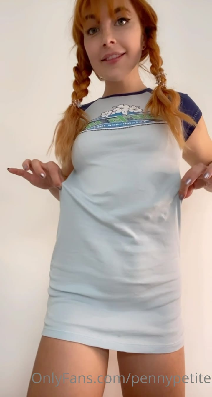 pennypetite masturbating