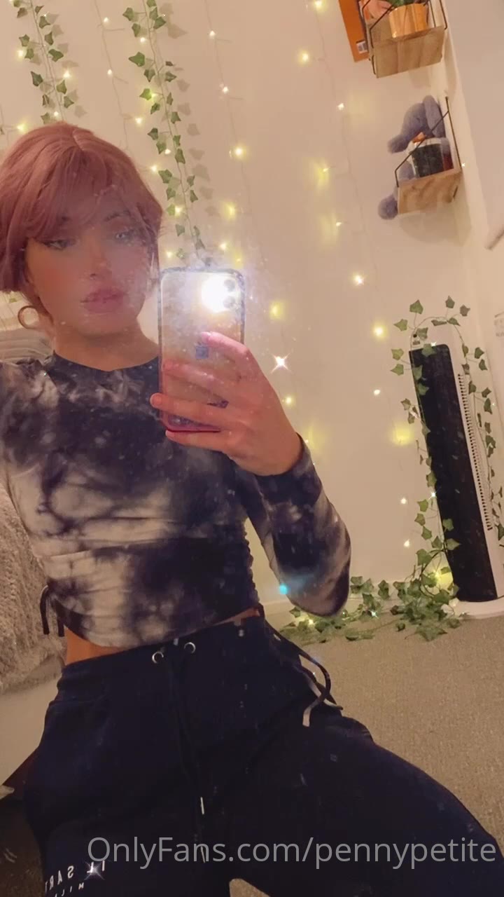 sweetie pennypetite Naked Leaks