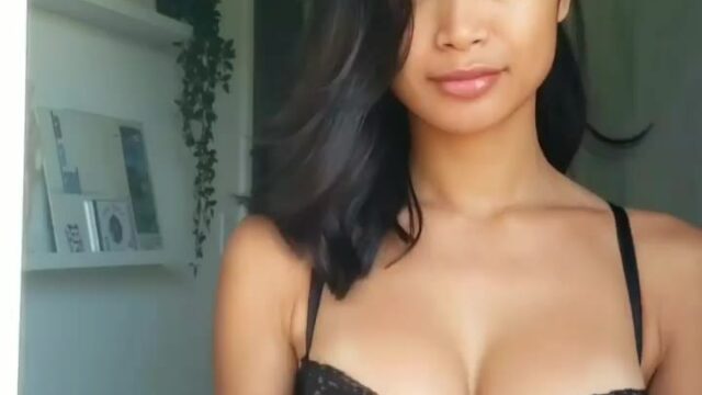 50 Chanel Uzi leaked nude onlyfans video