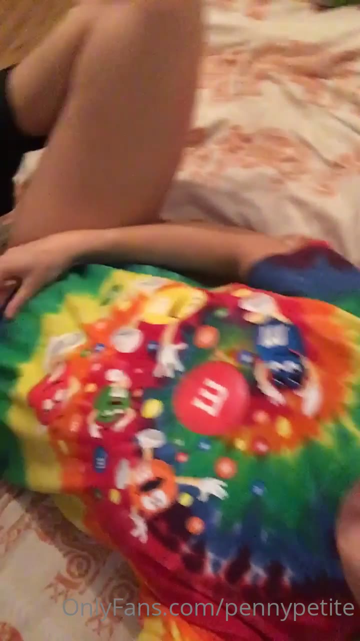 pennypetite Naked Leaks Vid