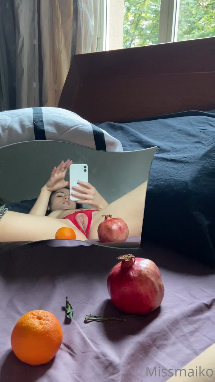 doll-face Missmaiko Nude exposed