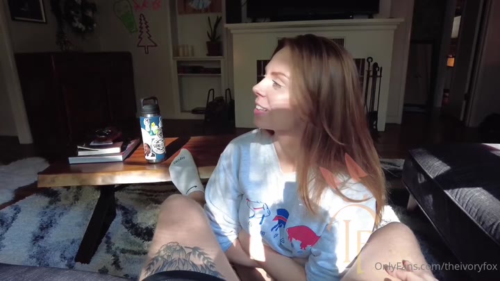 Petite Yourivoryfox’s Naughty Blowjob Performance