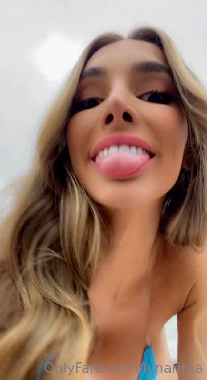 Epic wallflower LynaPerez pussy Vid