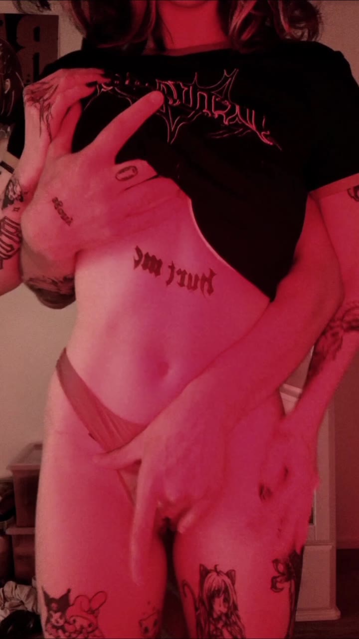 Massive Creampie for Cute Cosplayer Elles