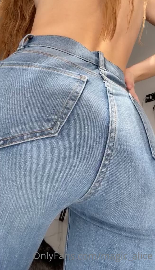 woman Dripping MagicAlice Leaked