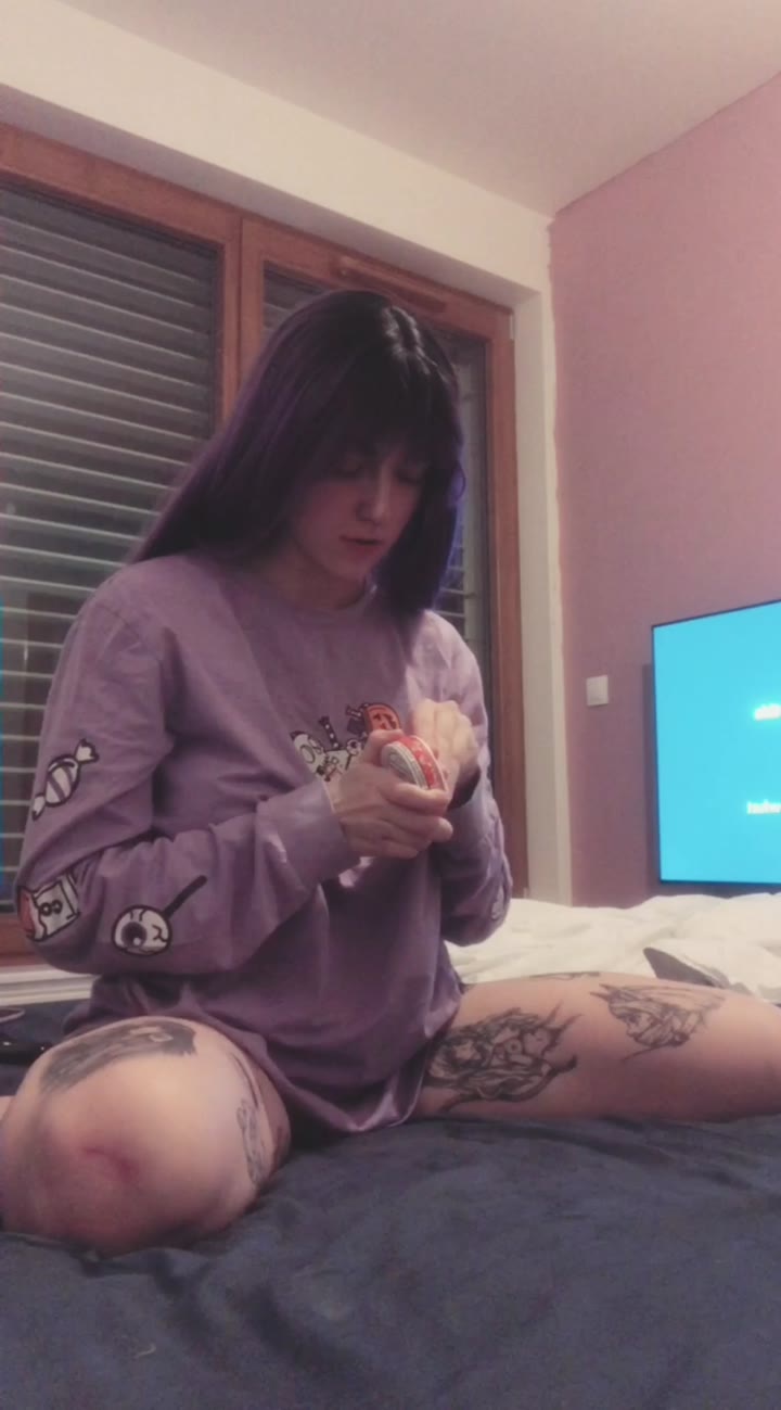 OnlyFans Goddess Elles Explores Her Body