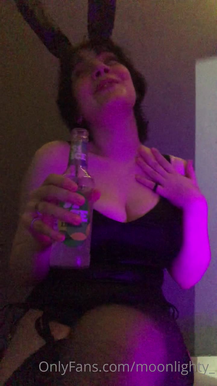 Epic moonlighty masturbating