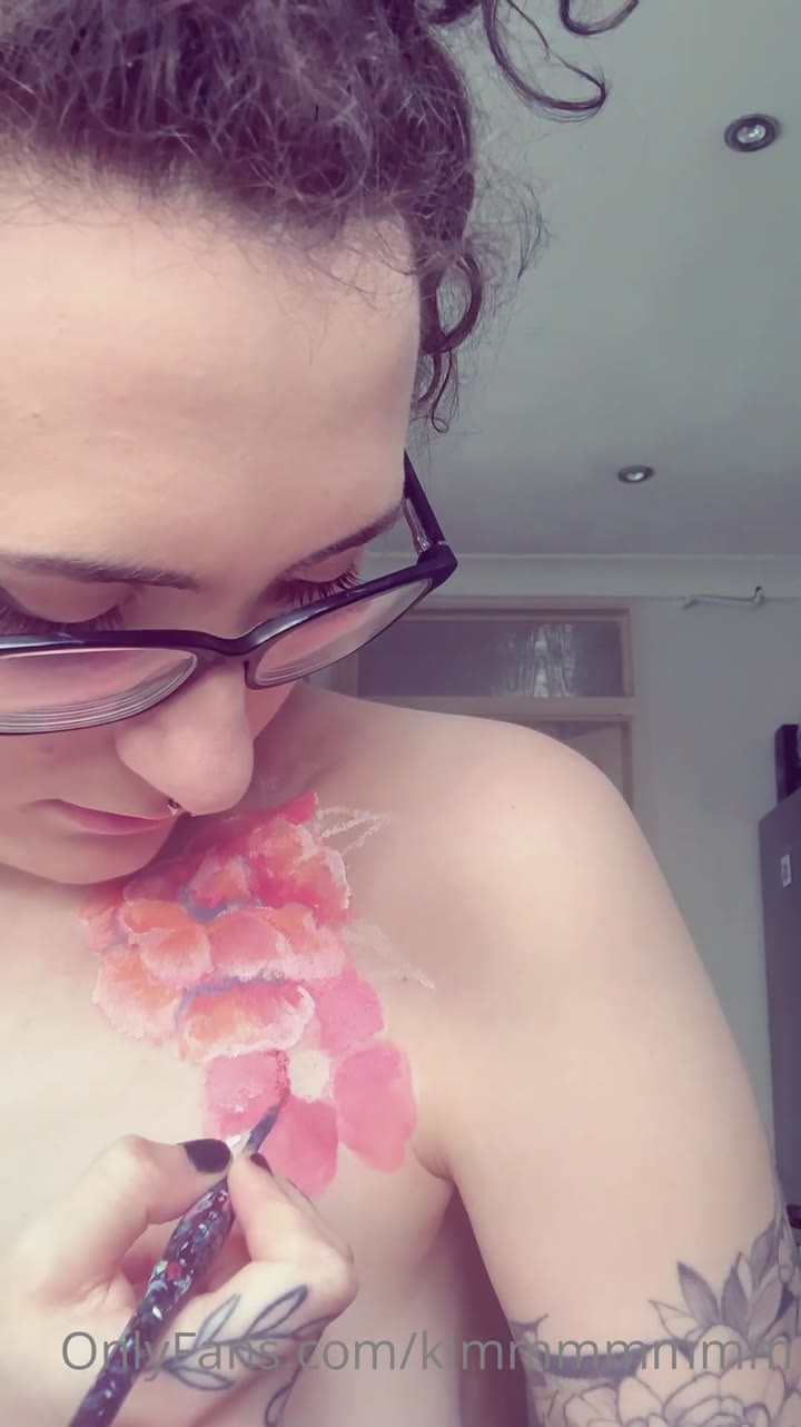 Sensational mikeyyroses9 nude boobs