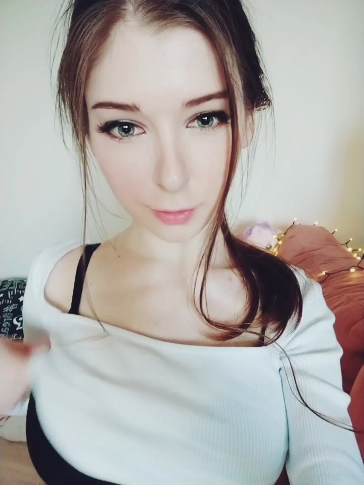 baddie NinelBordel Nudes leak Epic