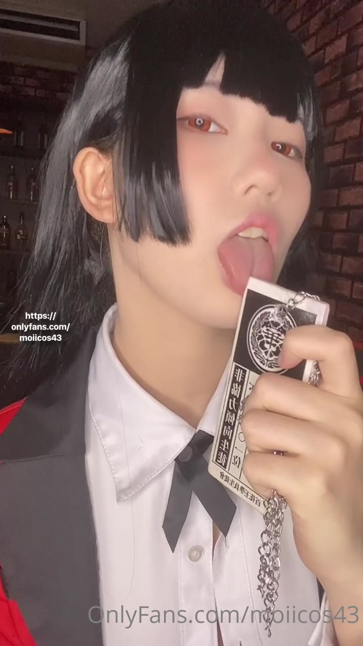 dying Sweating moiicos43 nude boobs