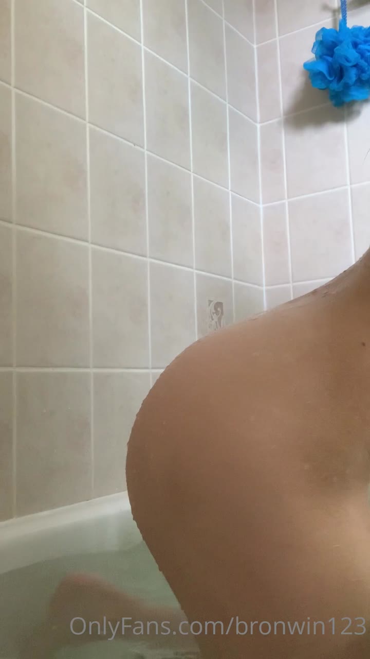 Hot and Petite Bronwin_aurora’s Leaked BG OnlyFans Sextape