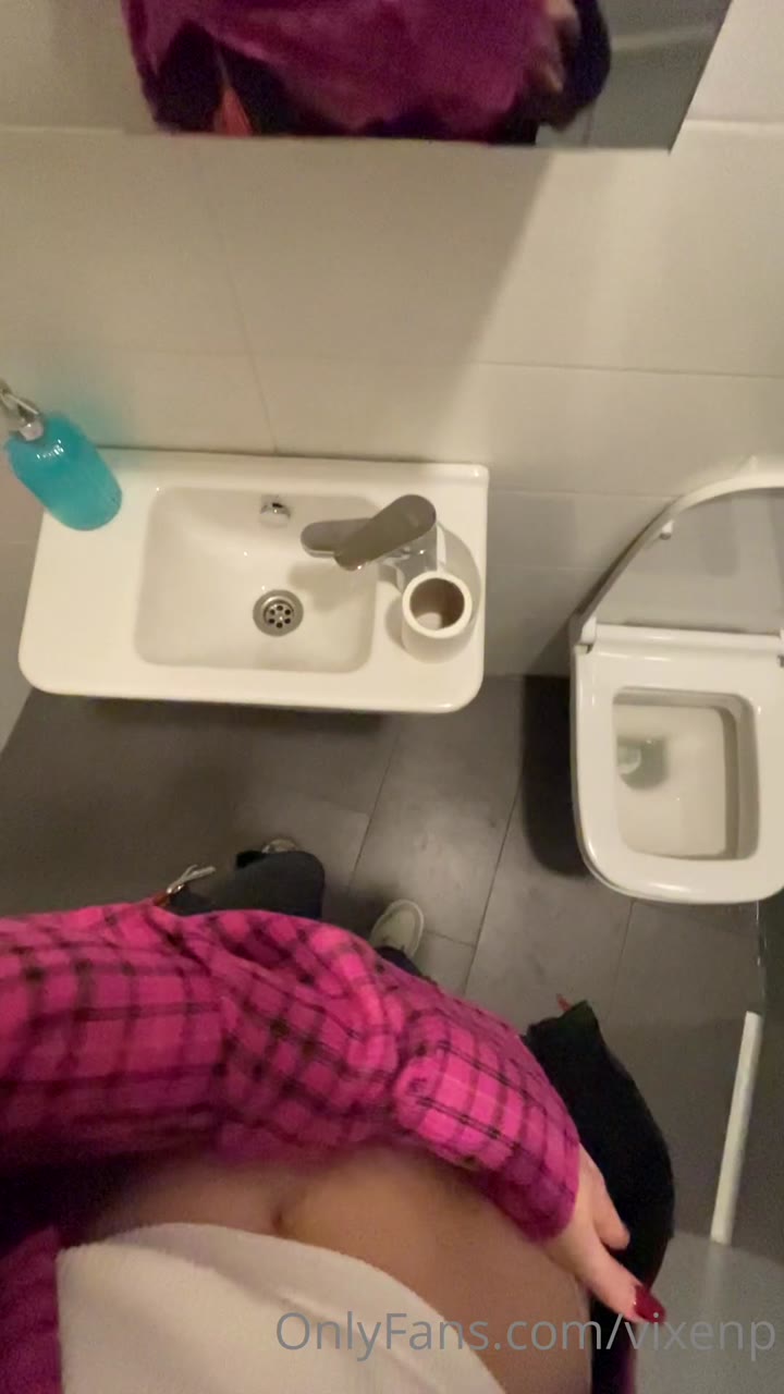 Vixenp leaked OnlyFans: Big Ass and Big Tits Beauty’s Naughty Lesbian Show