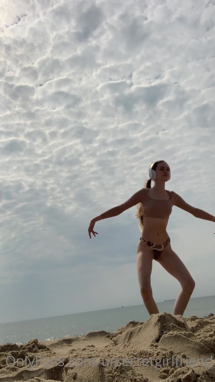 Ursecretgirlfriend leaked OnlyFans: Blonde Camgirl’s Masturbation and BG Cosplay Scene