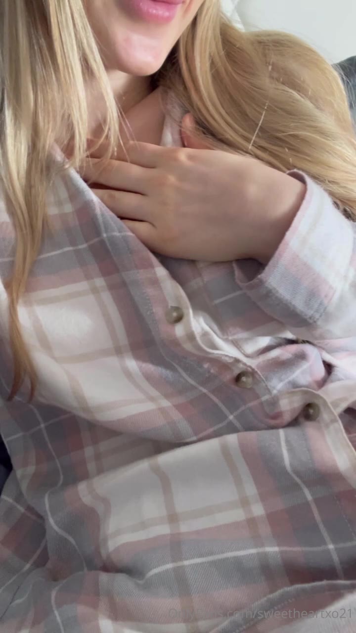 Sweetheartxo21 leaked OnlyFans: Cute Blonde Camgirl’s Foot Fetish, Blowjob, and Anal Show