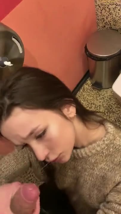 Ellieleen: Petite Camgirl’s POV Creampie