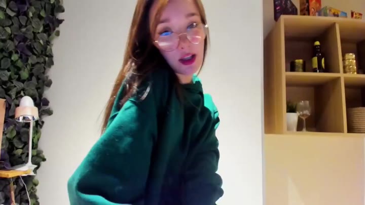 Ellieleen: Nude Star’s Wild BG Blowjob Adventure