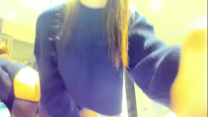 Ellieleen: Steamy Nude Camshow with Anal Action