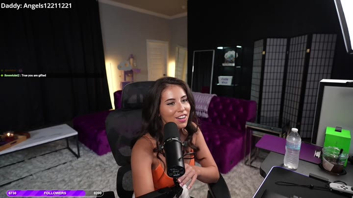 Big Tits Cutie Violetsummers Enjoys a Huge Surprise