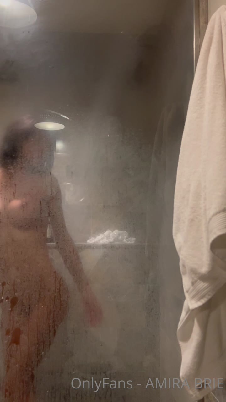 Fake Tits Babe Amirabrie’s Leaked Video