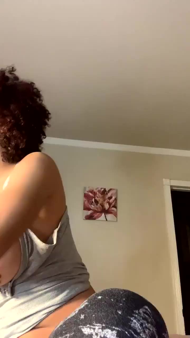 Dildo deep inside Stormi_maya’s wet and needy hole