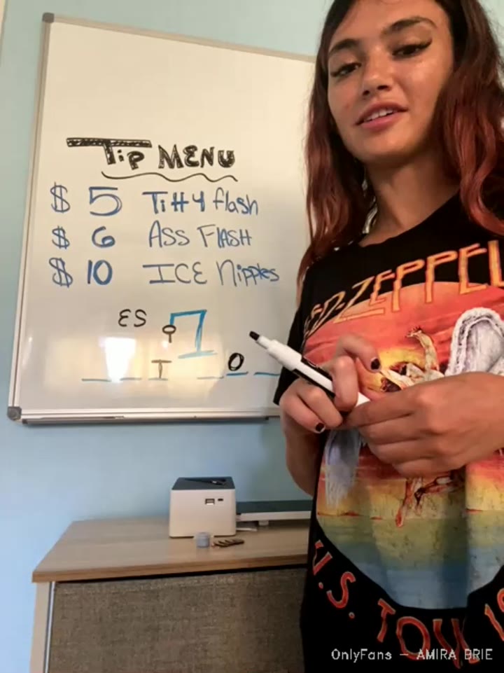 Amirabrie’s Fake Tits Bounce