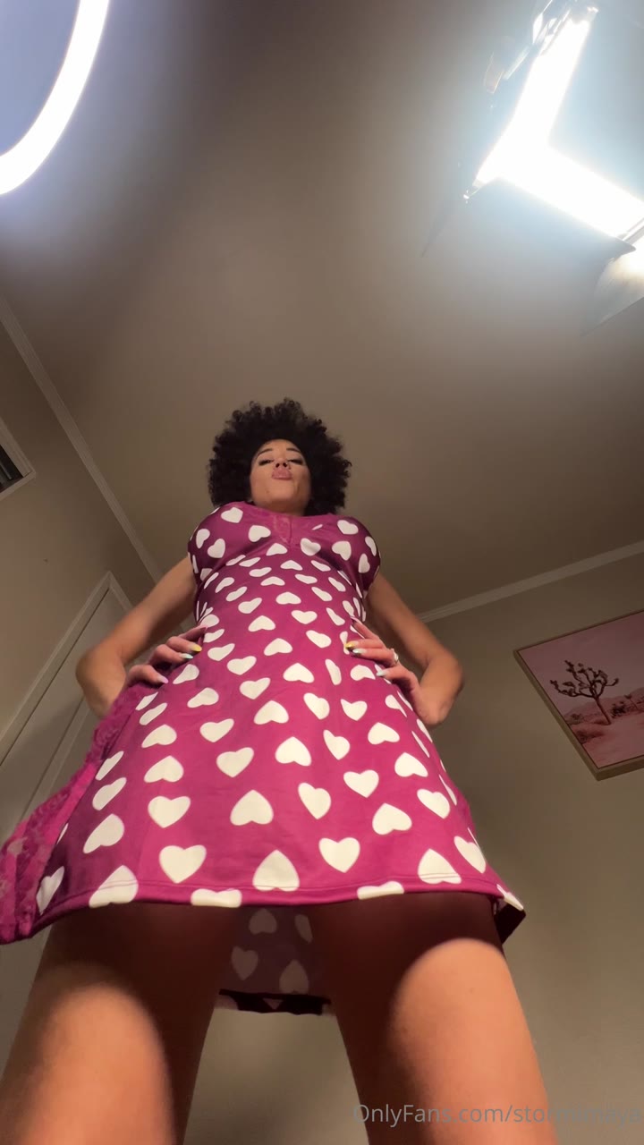 Nude temptress Stormi_maya’s intimate moments exposed