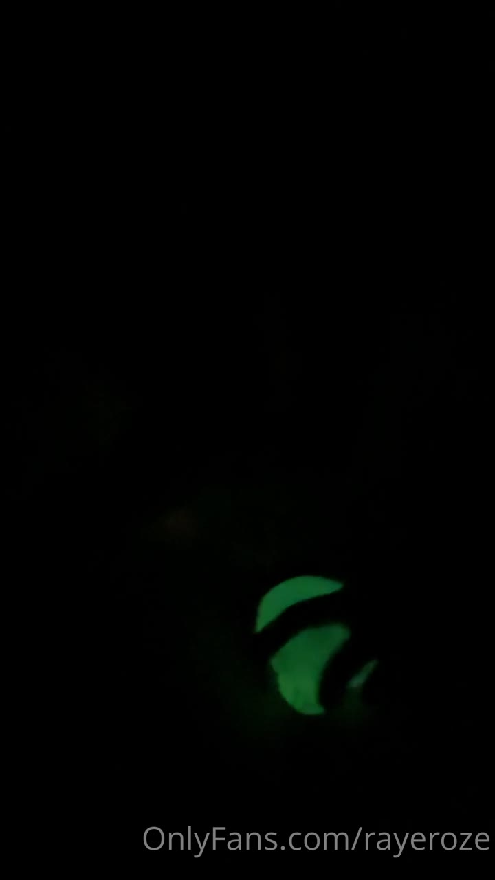 Rayeroze Leaked: Small-Tits Cutie’s Steamy Cosplay Masturbation