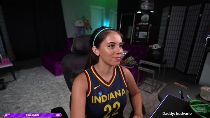 Streamer Violet brandani Nude Dance Goes Viral