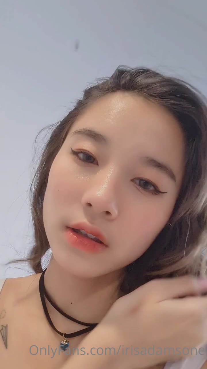 OnlyFans Diva Irisadamsone – Leaked Nude Solo Show