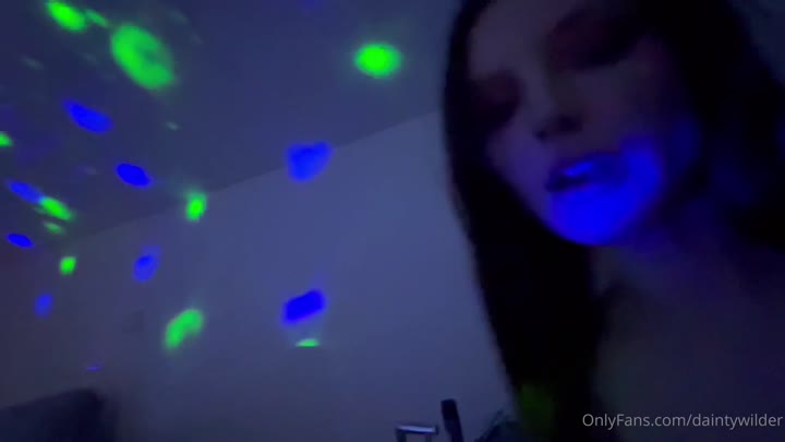 GG Love Affair – Dainty Wilder’s Sensual Makeout and Fingering